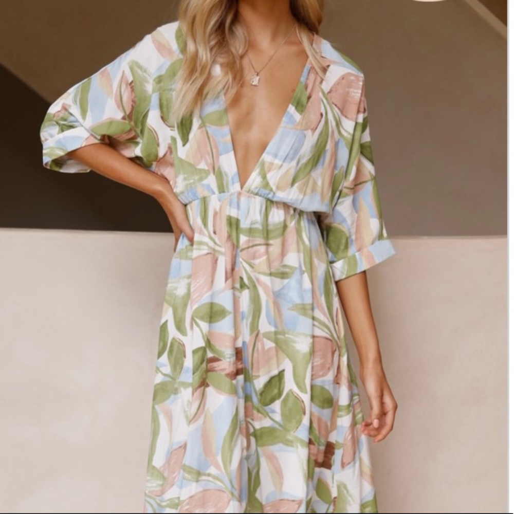 Leaf print maxi dress